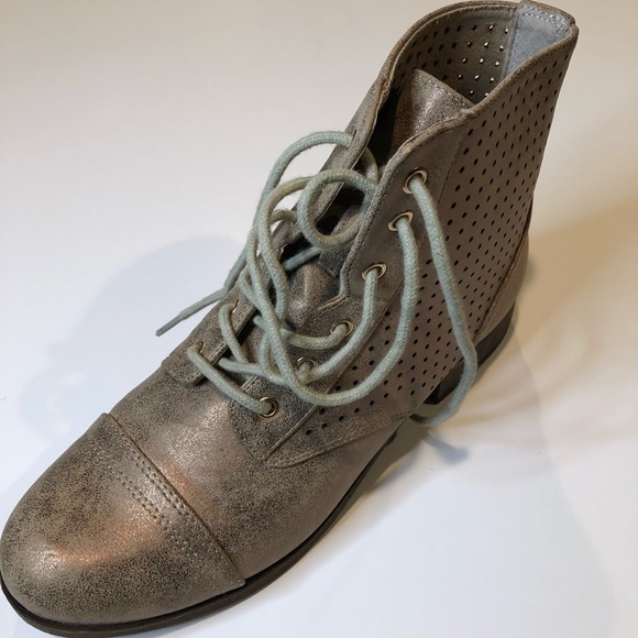 Quinn Combat Boots - Picture 6 of 8